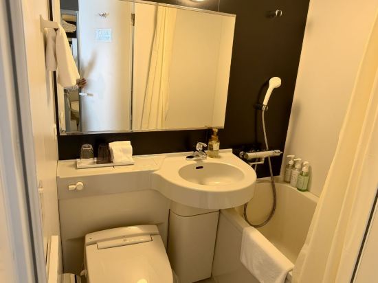 クインテッサホテル大阪心斎橋 Comic & Books クーポン