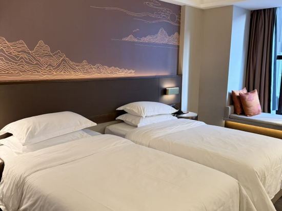 美球假日酒店（珠海拱北口岸店）優惠