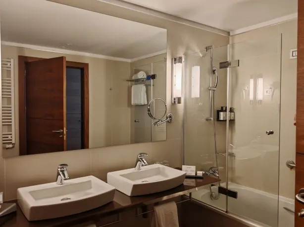 Parador de Lleida Habitaciones Photos