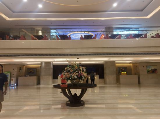 中山大信皇冠假日酒店優惠