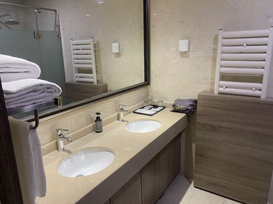 傲雪四季酒店（哈爾濱松北融創茂店）優惠