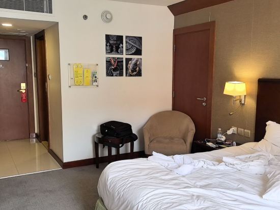 阿爾科巴爾濱海路假日酒店優惠