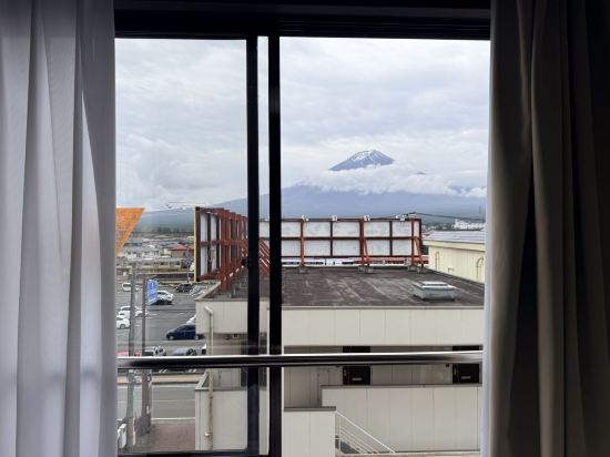 河口湖廣場假日飯店優惠