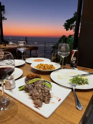 Lov Faralya Adults Only Mahlzeiten Photos