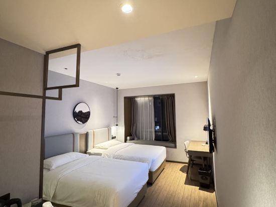 華里飯店（長沙洋湖濕地地鐵站店）優惠