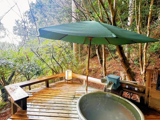 緑と渓流に抱かれた美肌温泉の宿　霧島温泉静流荘 クーポン