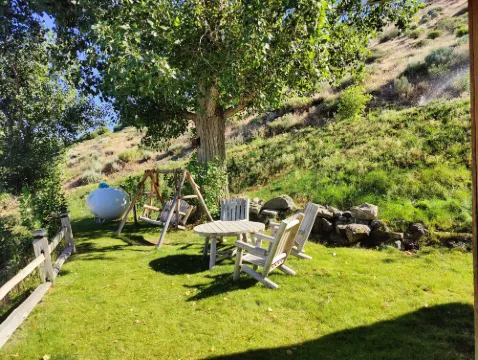 Tioga Lodge at Mono Lake Photos