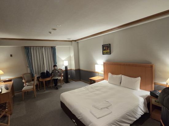 那霸AZAT酒店（安裏站前）優惠