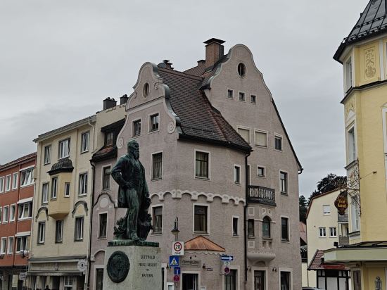 菲森紅色別墅酒店優惠