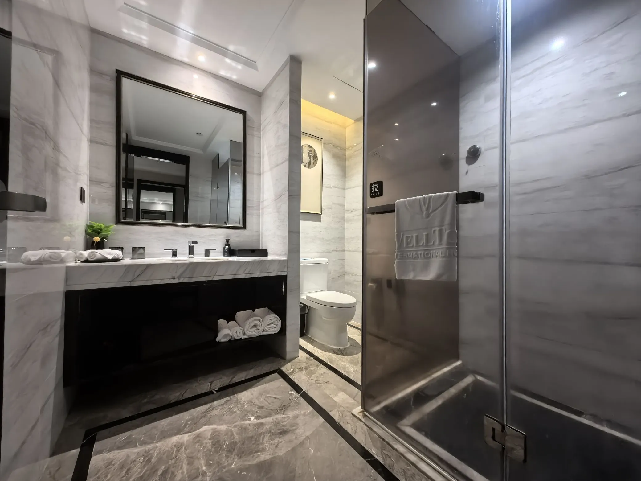 Wellton International Hotel Rooms Photos