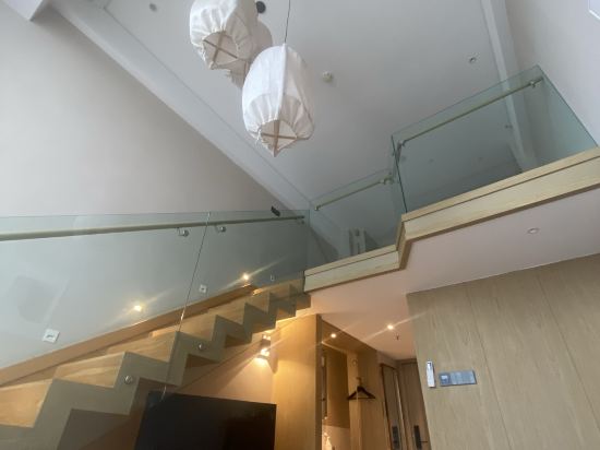 昆明喜舍清歡高空露台設計師飯店（昆明萬象城店）優惠