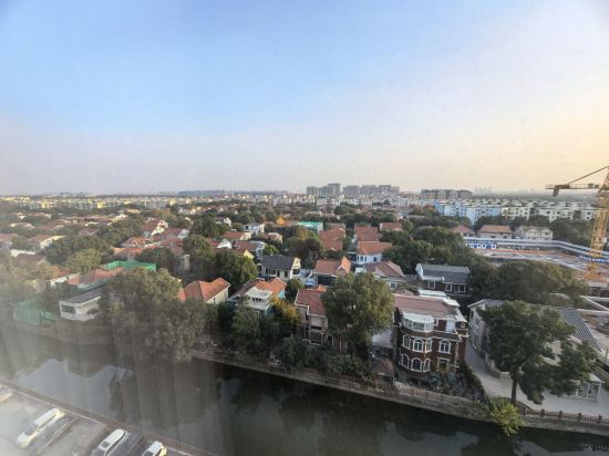 上海新虹橋國家會展中心燦輝希爾頓花園酒店優惠