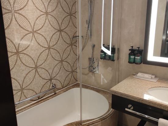 杜拜迪爾拉皇冠假日酒店優惠