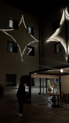 Neo Hotel Öffentliche Flächen Photos