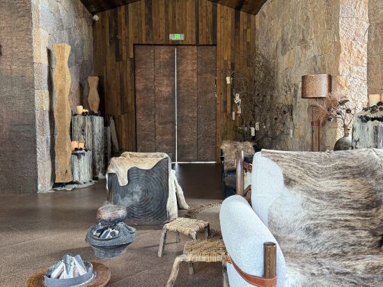 麗江石頭厝雪山度假飯店優惠