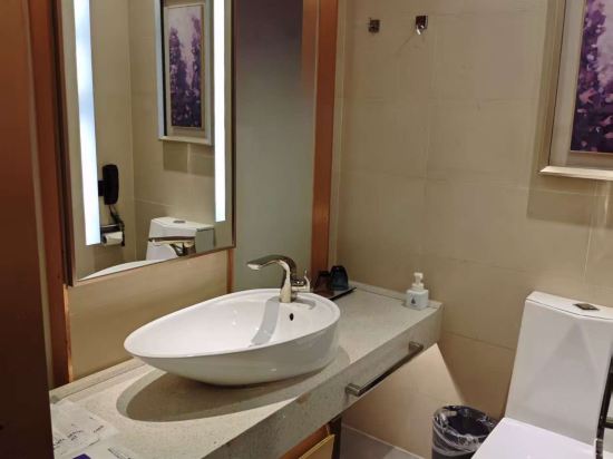 麗楓酒店（深圳羅湖口岸國貿地鐵站店）優惠