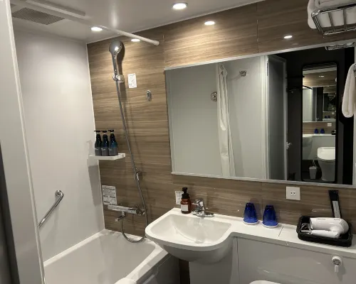 Hotel Lumiere Nishikasai Kamar Photos
