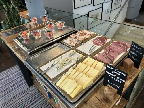 Miiro Templeton Garden Mahlzeiten Photos