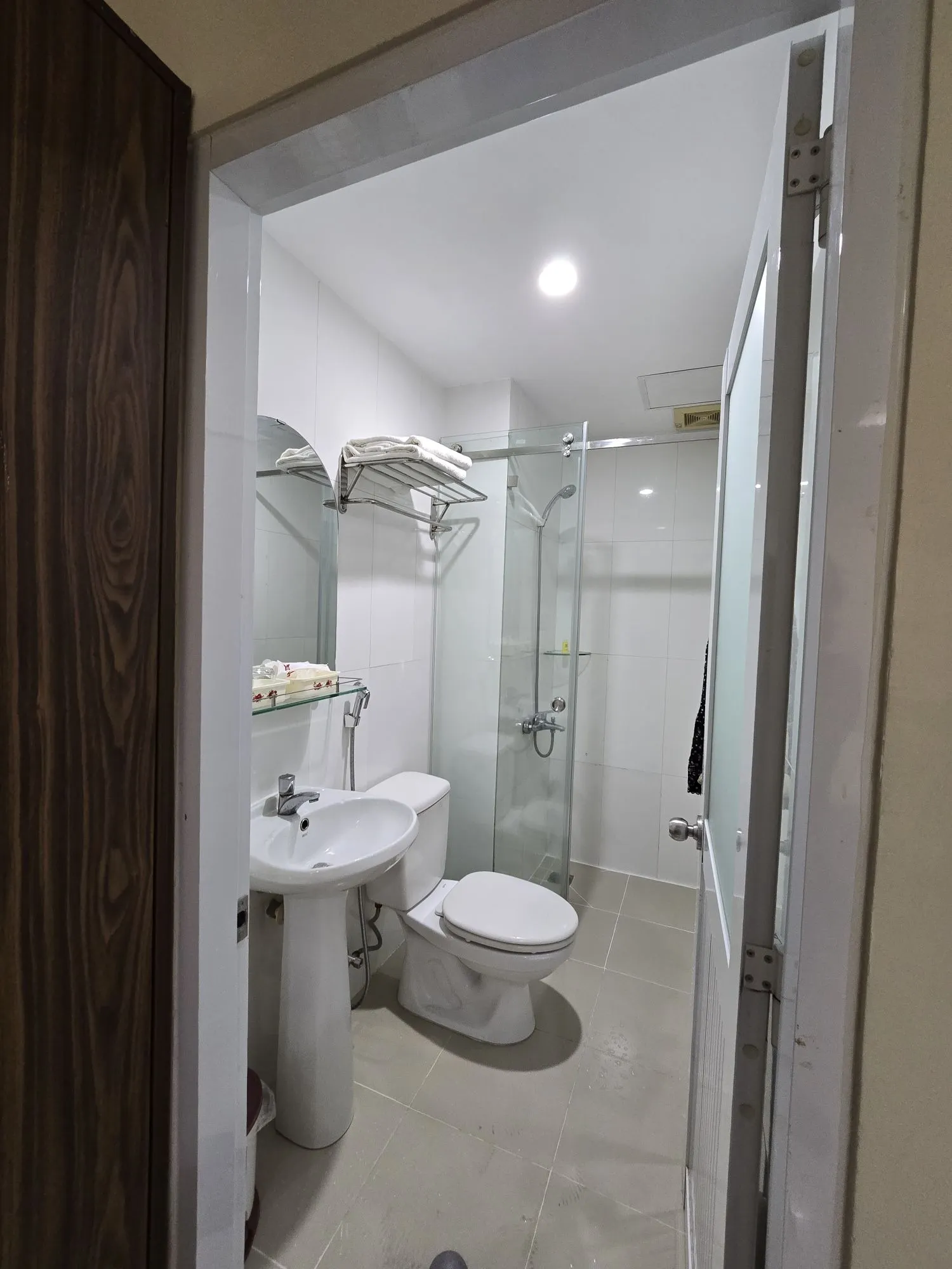 Kim Khoi Hotel Rooms Photos