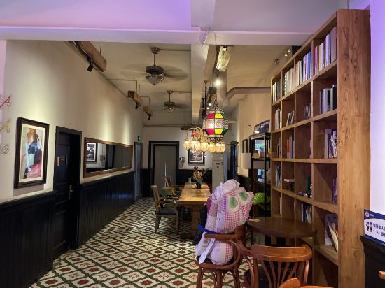 POSHPACKER拖板鞋青年旅舍旅行酒店（成都太古裏春熙路地鐵站店）優惠