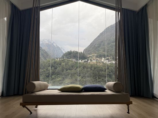 鸞喜·隱山民宿（海螺溝店）優惠