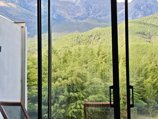 麗江石頭厝雪山度假飯店優惠