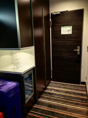 Garner Hotel Berlin - Mitte, an IHG Hotel Zimmer Photos