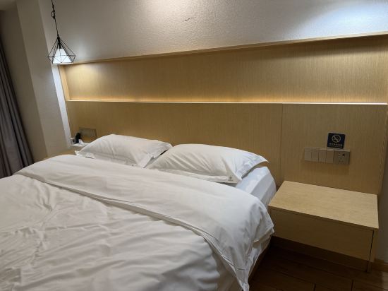 昆明白日青春飯店（南屏街東風廣場店）優惠