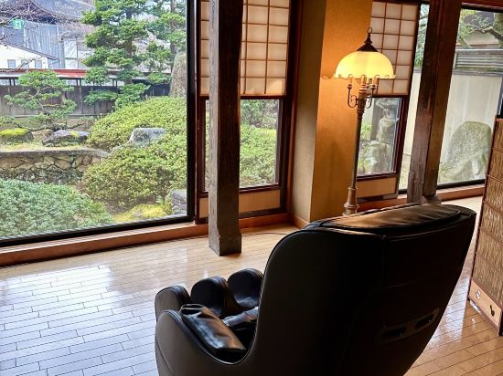 八ツ三館 クーポン