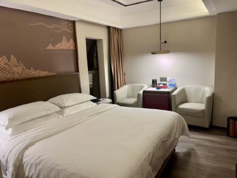 美球假日酒店（珠海拱北口岸店）優惠