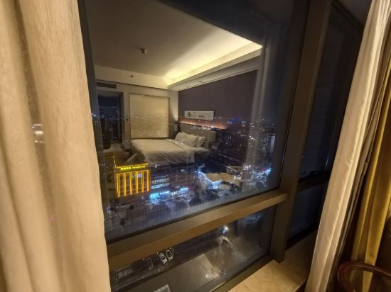 中山大信皇冠假日酒店優惠