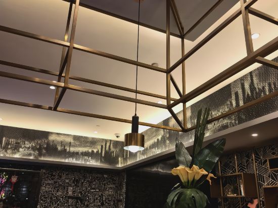 萬和至臻飯店（上海日月光打浦橋地鐵站店）優惠