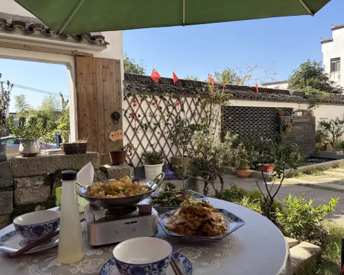 Yuanxiang Homestay Hongcun · Mountain View Courtyard Ruokailu Photos