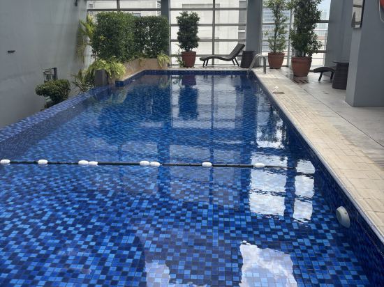 瑞雅國際瓦雷羅豪華套房酒店優惠