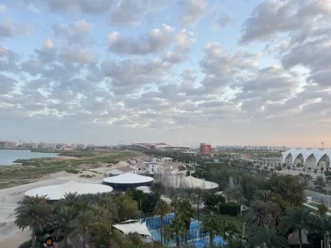 Yas Plaza Bay by IHG (formerly Park Inn by Radisson, Abu Dhabi Yas Island) In der Nähe des Hotels Photos