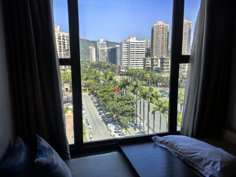 美球假日酒店（珠海拱北口岸店）優惠