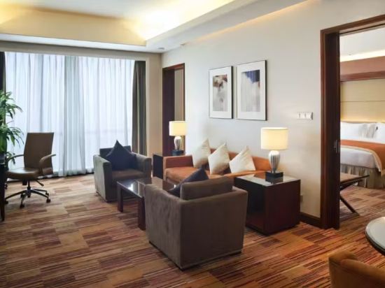 中山大信皇冠假日酒店優惠