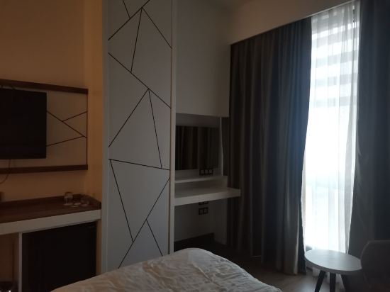 薩賓納戈琛ISG機場酒店優惠