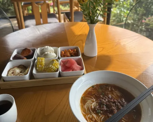Lijiang Chiliu Art Hotel تناول الطعام Photos