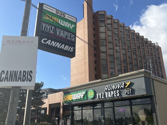 多倫多機場希爾頓大使館套房酒店優惠