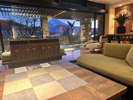 富士河口湖温泉郷のホテル・風のテラスKUKUNA・くくな クーポン