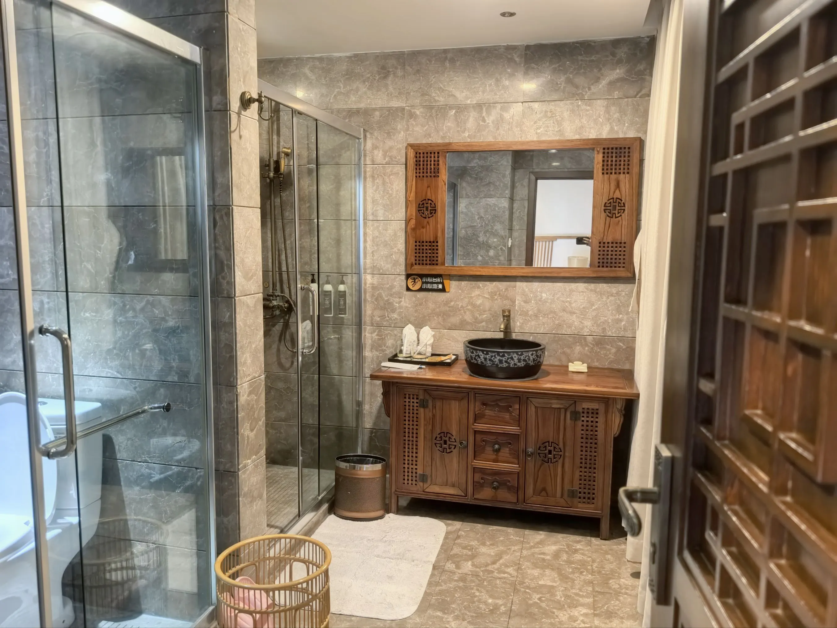 Chongqing Nanping Wanda Moments (Nanping Pedestrian Street) Zimmer Photos