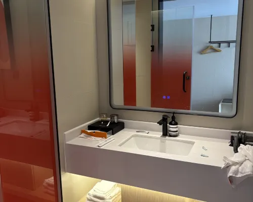Elong ME Hotel (Zhuhai North Railway Station Changyuan Science and Technology Park) Zimmer Photos