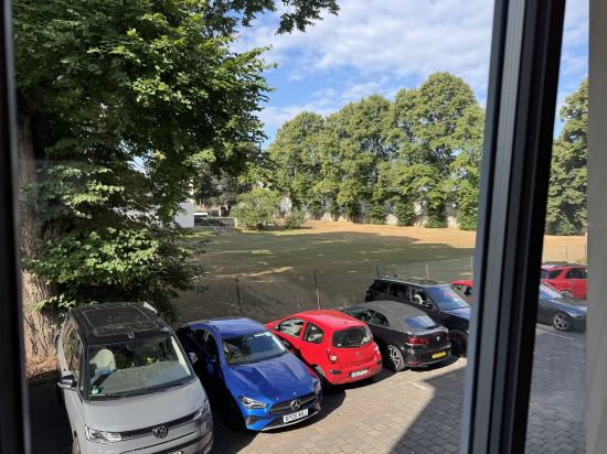 智選假日巴斯酒店優惠