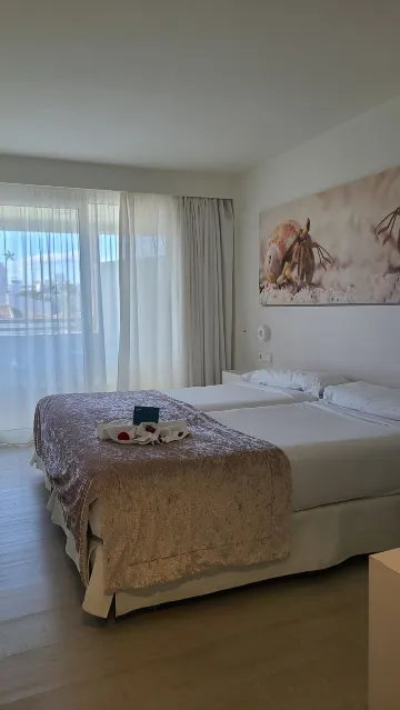 Iberostar Waves Cristina Habitaciones Photos