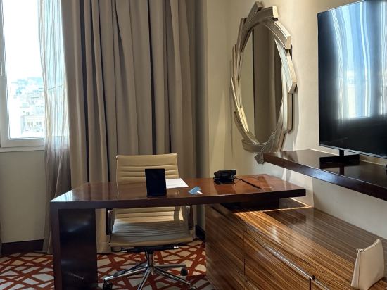 杜拜迪爾拉皇冠假日酒店優惠