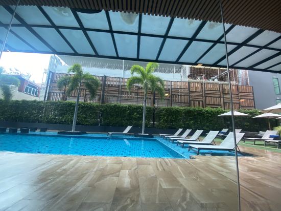 曼谷素坤逸11紙牌屋酒店優惠