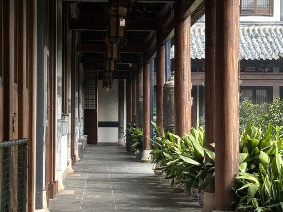 海巢飯店（上海華夏東路站店）優惠