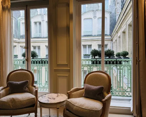 Le Meurice Area Publik Photos