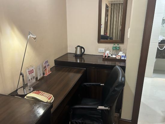 瑞雅國際瓦雷羅豪華套房酒店優惠